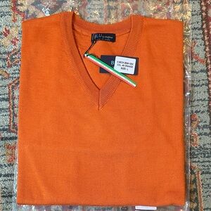 NWT Men's V-Neck Sweater — Orange